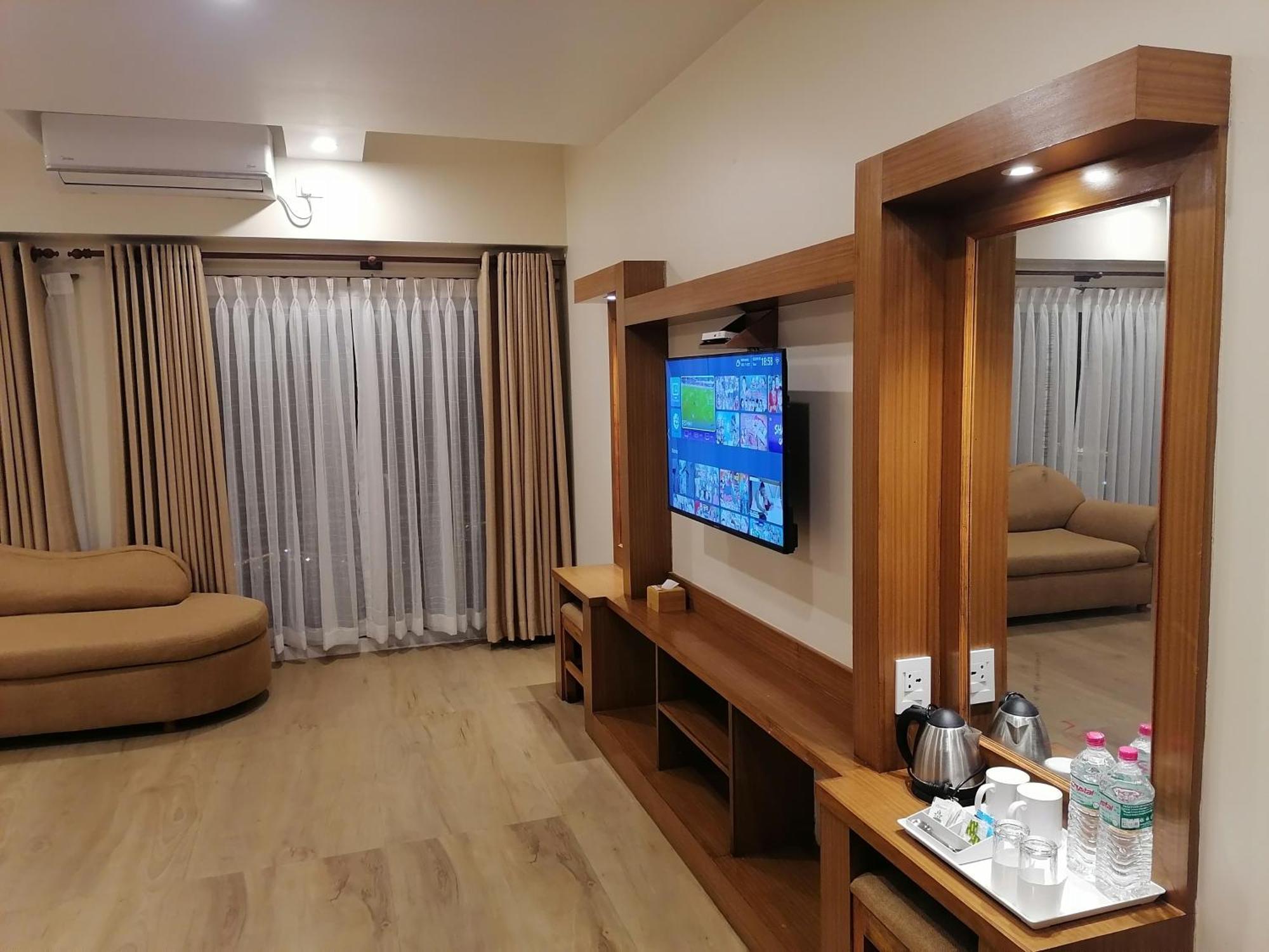 Urban Boutique Hotel Pokhara Luaran gambar