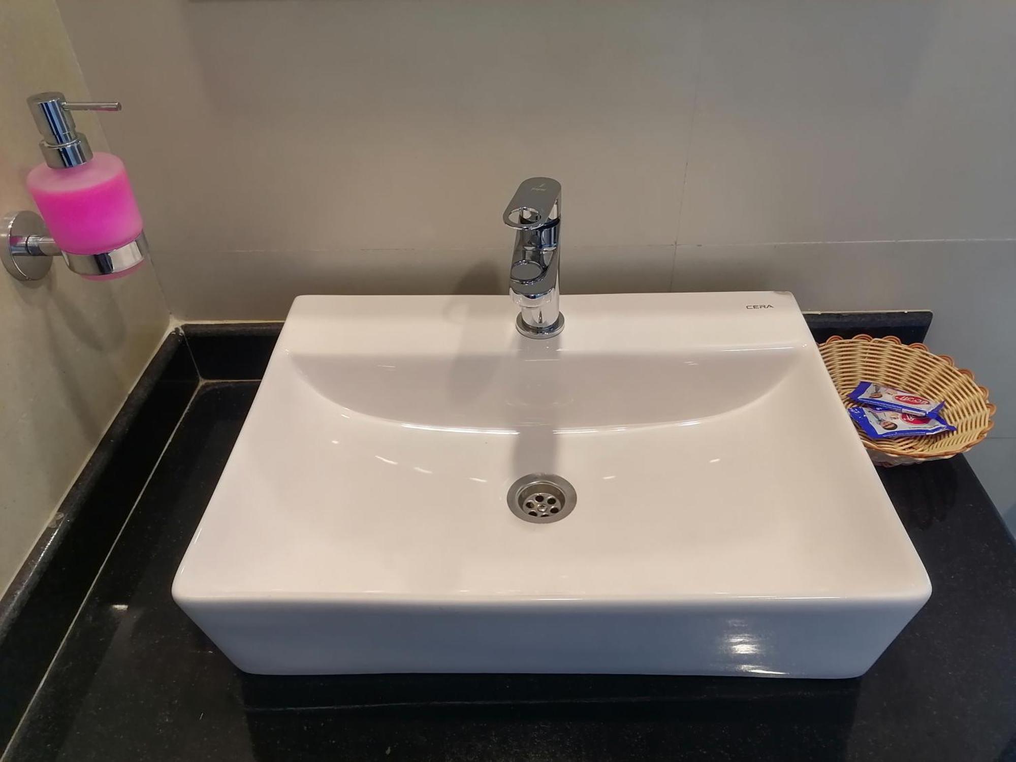 Urban Boutique Hotel Pokhara Luaran gambar